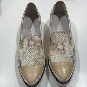 Donald J. Pliner 8 N Women's Cream and Tan Loafers, stamped leather, patent toe